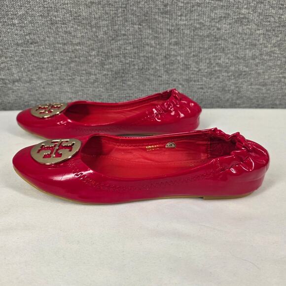 TORY BURCH RED PATENT LEATHER BALLET FLATS – SIZE 7 – GOLD EMBLEM – STYLE N3018 - Picture 2 of 10